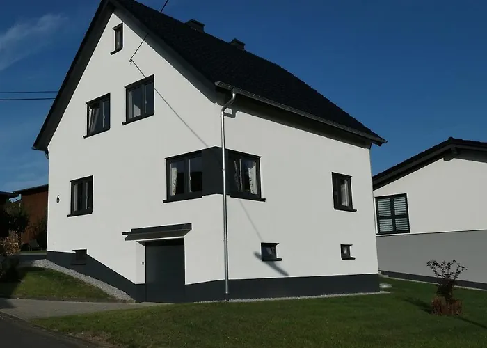 Апартаменты Hof Elbbachtal *